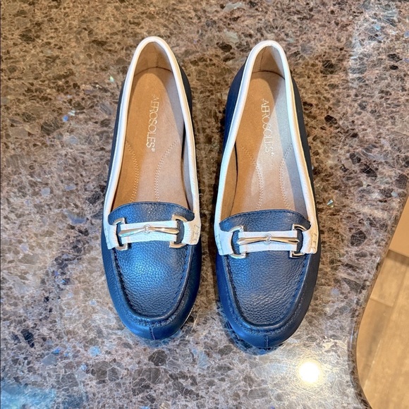 AEROSOLES Women's Blue and Cream Loafers - Picture 1 of 5